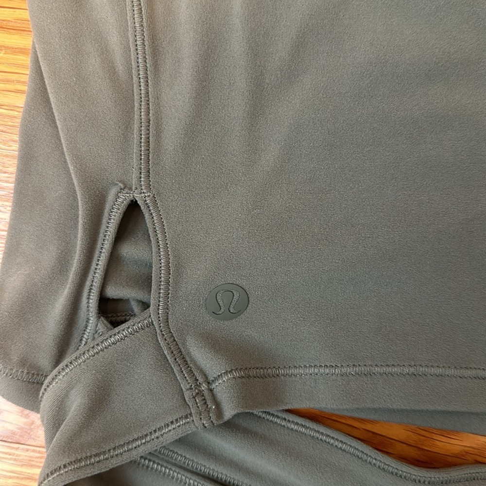 Lululemon Get Centered Tie Side crop tank top size 6 Sage green - Picture 5 of 5